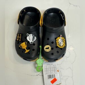 CROCS Kids Black and Yellow Harry Potter Hufflepuff Slippers